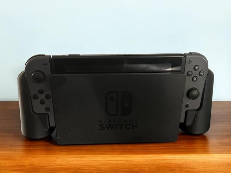 Dockable Nintendo Switch Grip