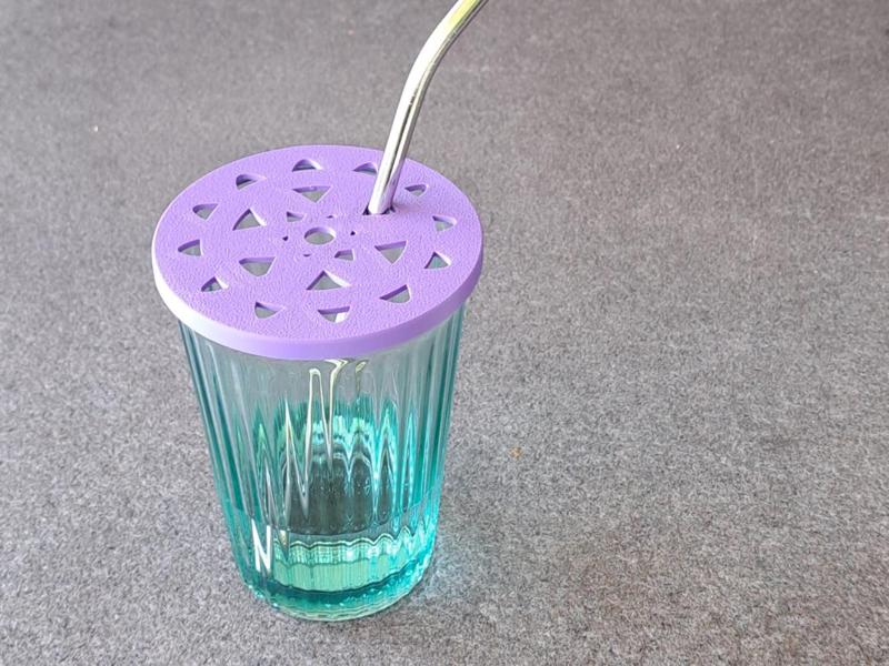 Wasp and fly protection for drinking glasses