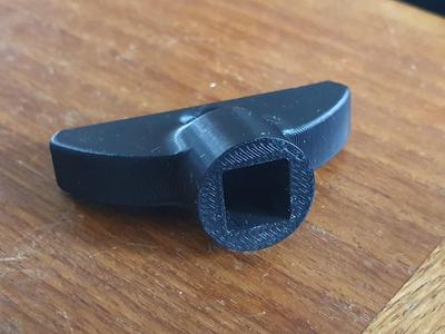 Key for outdoors water outlet