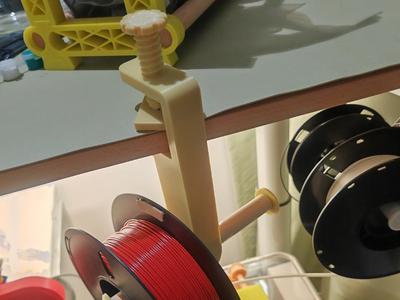 Inverted Filament Holder for Desktops