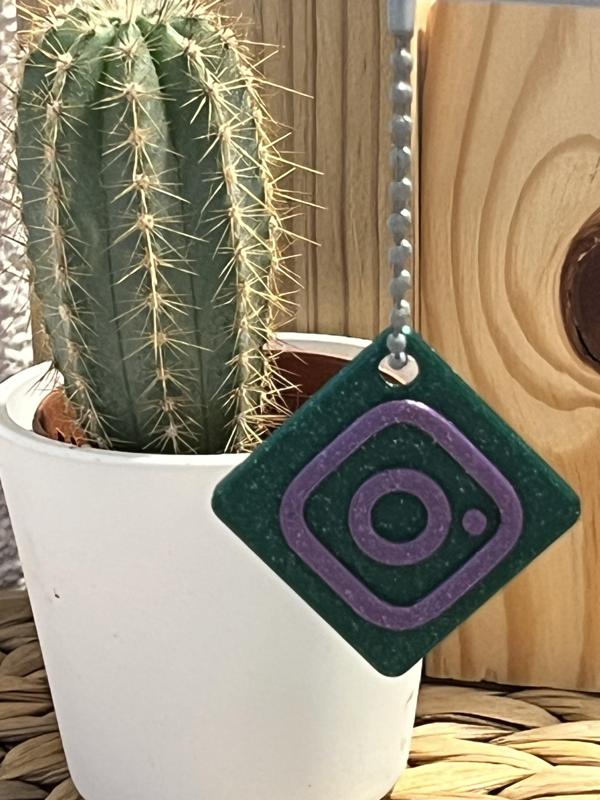 NFC tag Logo Instagram