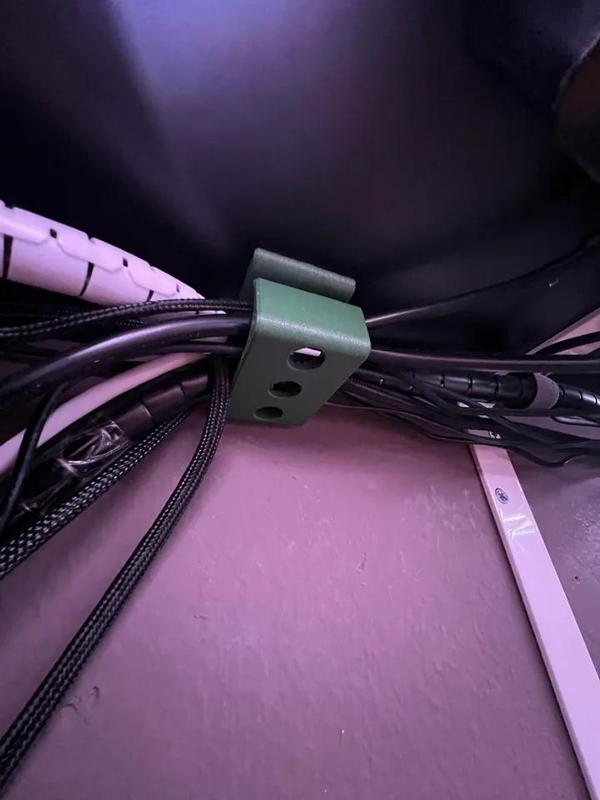 CableManagement - Desk Clamp   