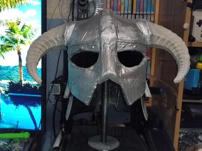 Simple Helmet/Mask Display Stand