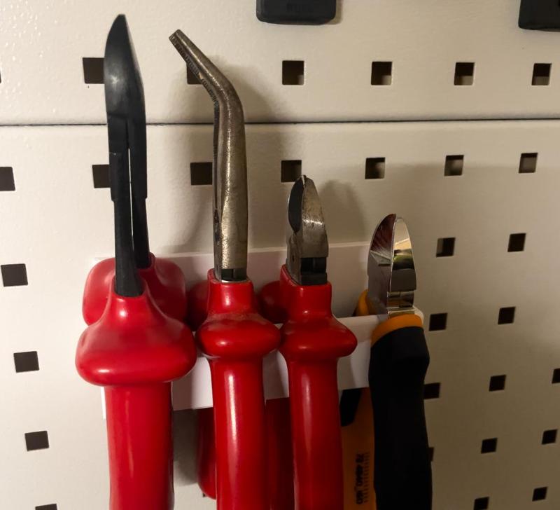 Pliers holder compatible with Skadis Holex Garant