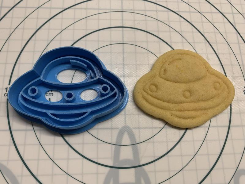 UFO cookie cutter