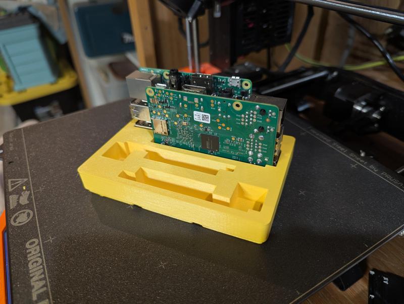 Raspberry Pi 3 (x4) Gridfinity Holder