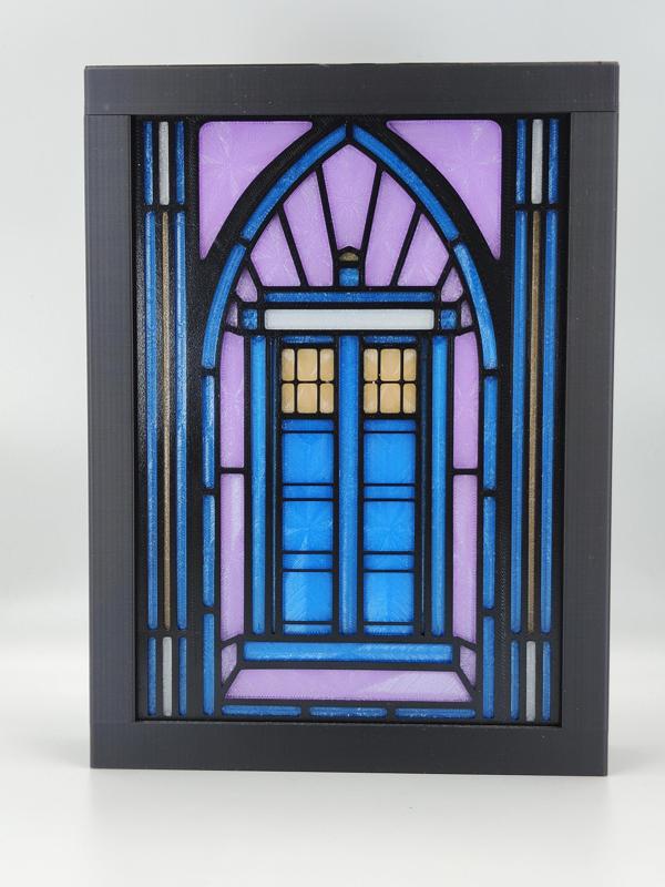Doctor Who's TARDIS Stained Glass Light Box