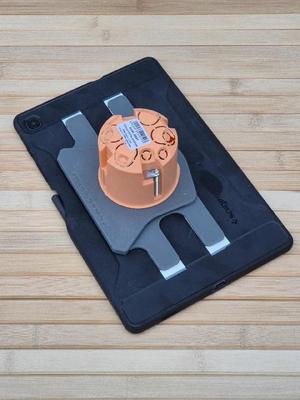Tablet wall mount - flat & removable - for flush-mounted socket by Nerdiy.de   