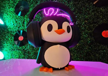 Penguin Headphone Stand - Your Audio Companion