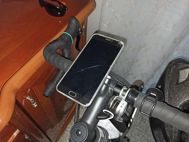 bike handlebar phone mount