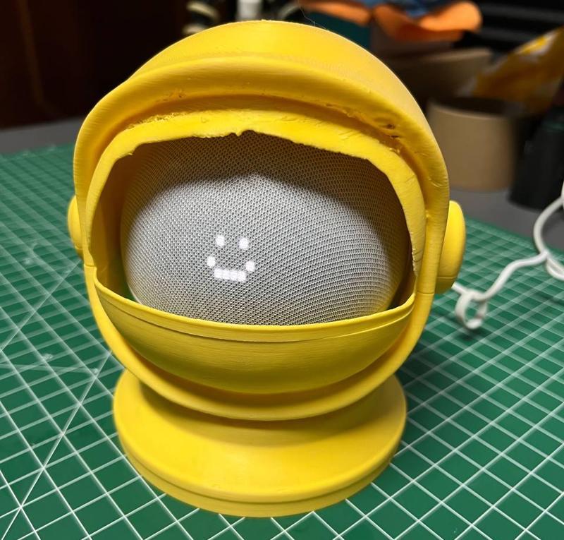 Astronaut Helmet Stand Echo Dot 