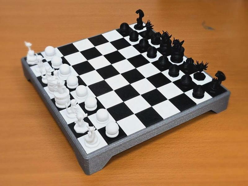 PortaChess - The Portable Chessboard Box