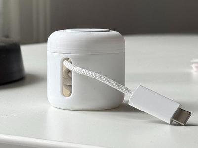 Apple Watch wind up travel charger holder