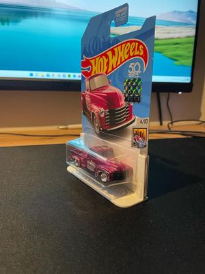 Hot Wheels stand