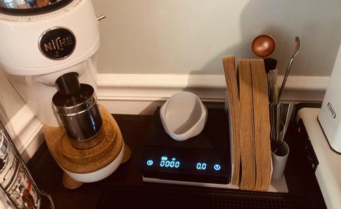 Coffee scale-filter station