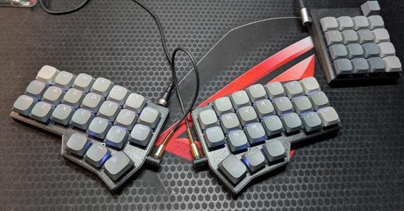 Corne Choc/Cherry v4 Case