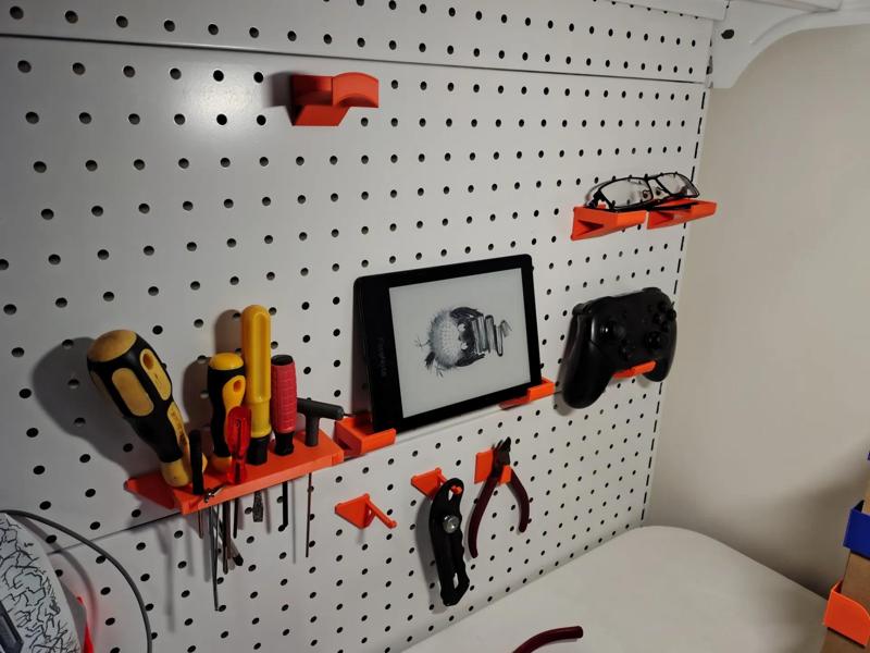 Pegboard hooks, racks, glasses holders, tool racks, handle holders, and freely expandable racks; 6mm holes, 25mm spacing; suitable for hardware enthusiasts