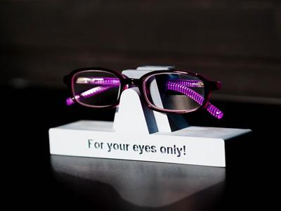 Elegant Glasses Stand - For Your Eyes Only!