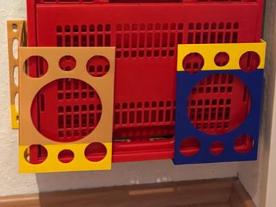 Folding basket shelf for a folding basket