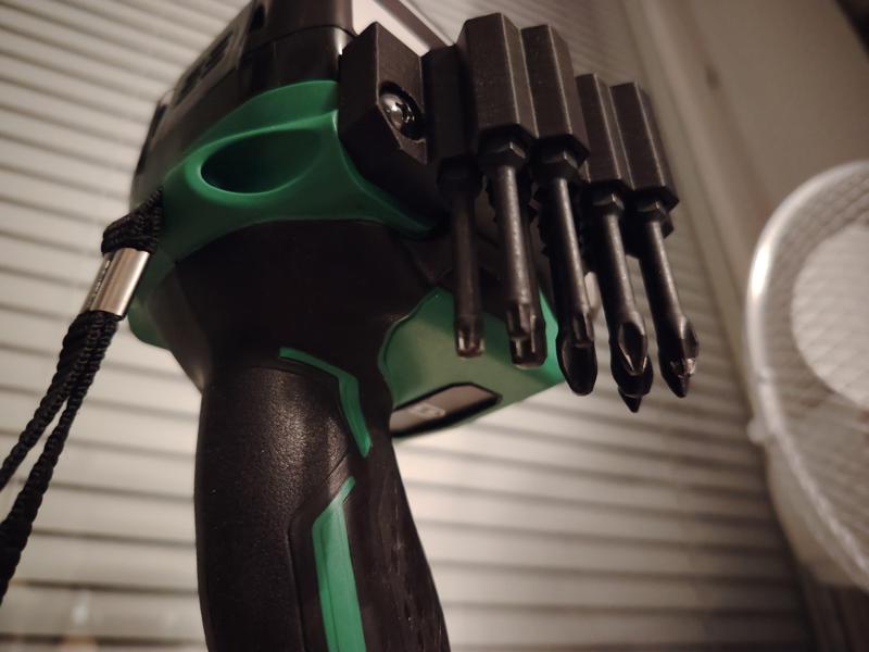 Magnetic hex bit holder