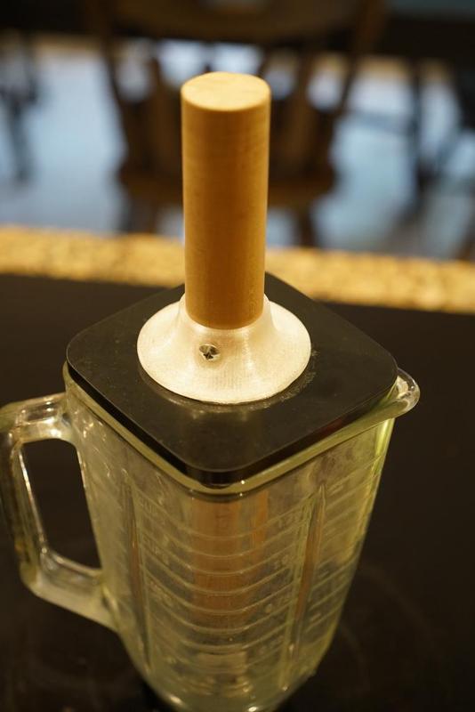 Collar for wooden blender tamper rod