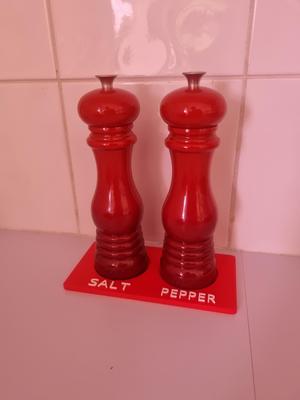 Salt and Pepper Grinder Stand