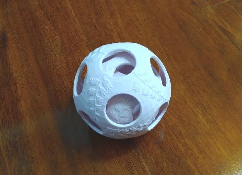 Fidget ball - fern leaf