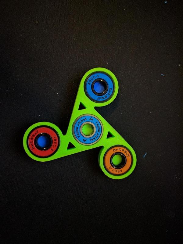 triforce finger fidget spinner