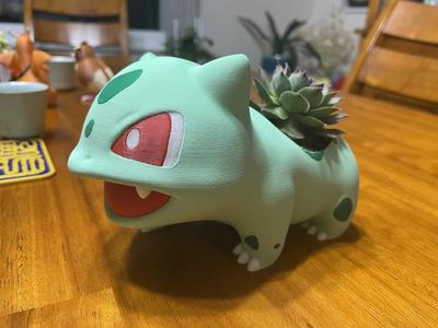 Bulbasaur Flower Pot (w/drainage hole)   