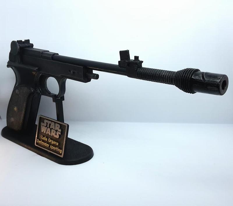 Princess Leia Defender Sporting Blaster Stand