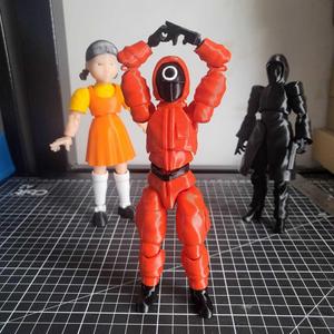 Squid Game Guard - Dummy 13 - Articulated figure
