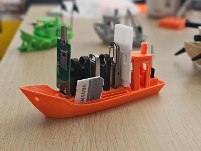 Cargo Benchy - USB, microSD, SD card holder vessel