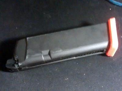 Glock 17 magazine cover