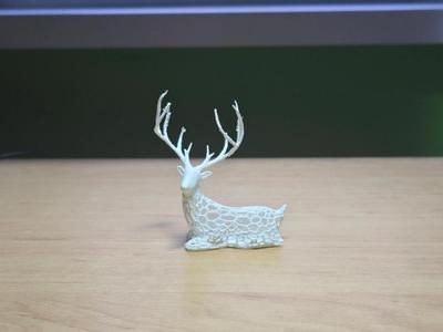 Christmas Voronoi laying deer - no support
