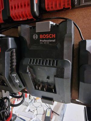 Support mural Bosch GAL 18V-40