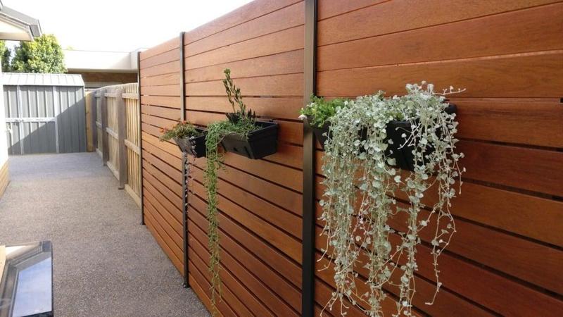 Whites Screen Up - Outdoor Garden Screen Spacers (Bunnings, Australia)