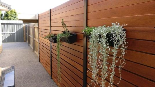 Whites Screen Up - Outdoor Garden Screen Spacers (Bunnings, Australia)