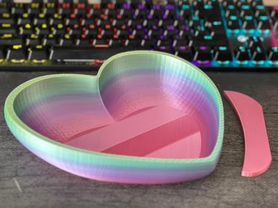 Heart valentine love pistachio bowl with partition