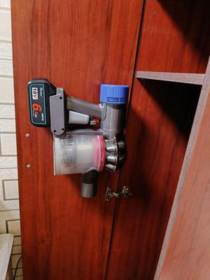 DYSON v8 side mount hanger