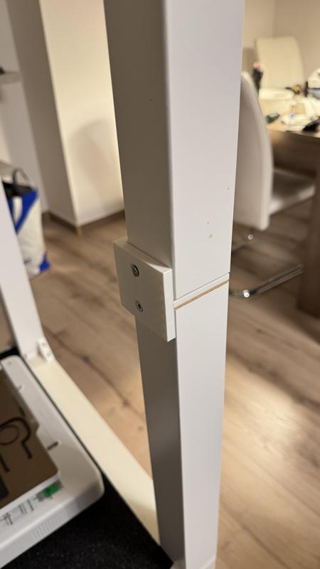 Simple IKEA table leg connector