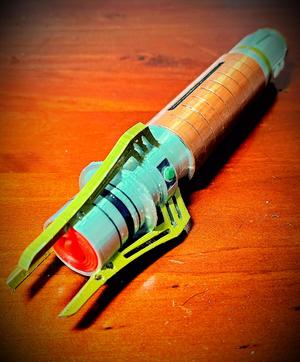Darth Strukis's Collapsible Lightsaber (Removable Blade)