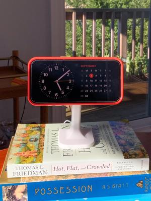 iPhone Charging Stand (MagSafe) - Mermaid Tail