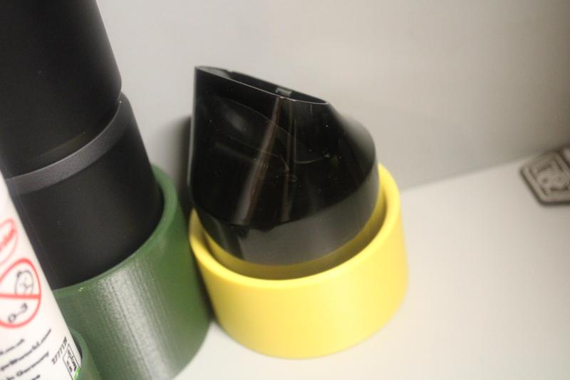 Hoto vacuum attachment holder