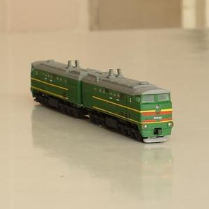 2TE10M diesel locomotive 1:100