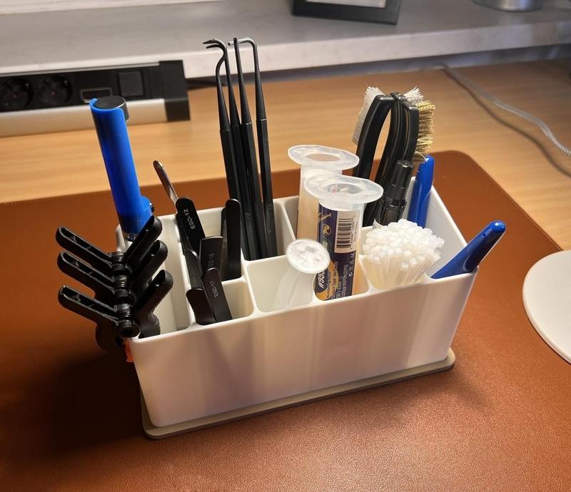 Spacious Desk Organizer / Pen Holder