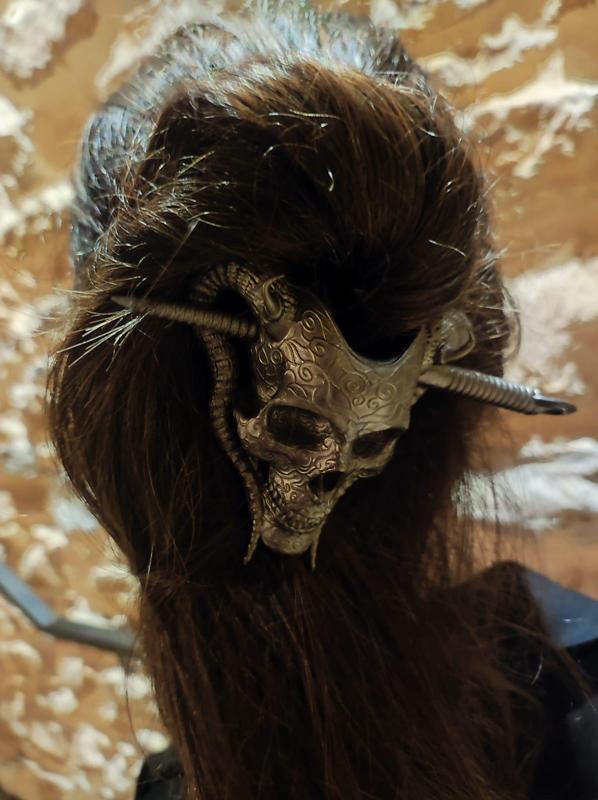 Skull hair clip