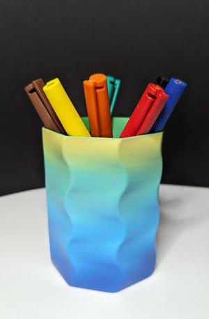 Simple Wavy Penholder