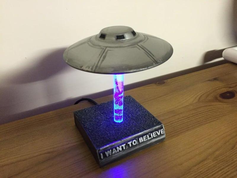 USB powered LED UFO Desk Display Light - I Want To Believe