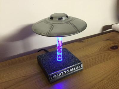 USB powered LED UFO Desk Display Light - I Want To Believe