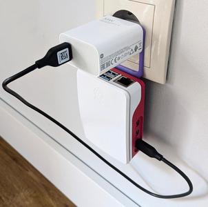 Minimalistic Lightweight Raspberry Pi 5 Case Mount